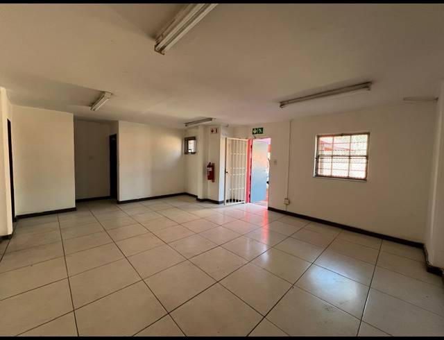 431M² WAREHOUSE TO LET IN STRIJDOMPARK